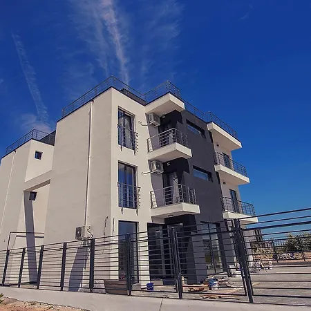 Guest house La Mamaia Nord 2*
